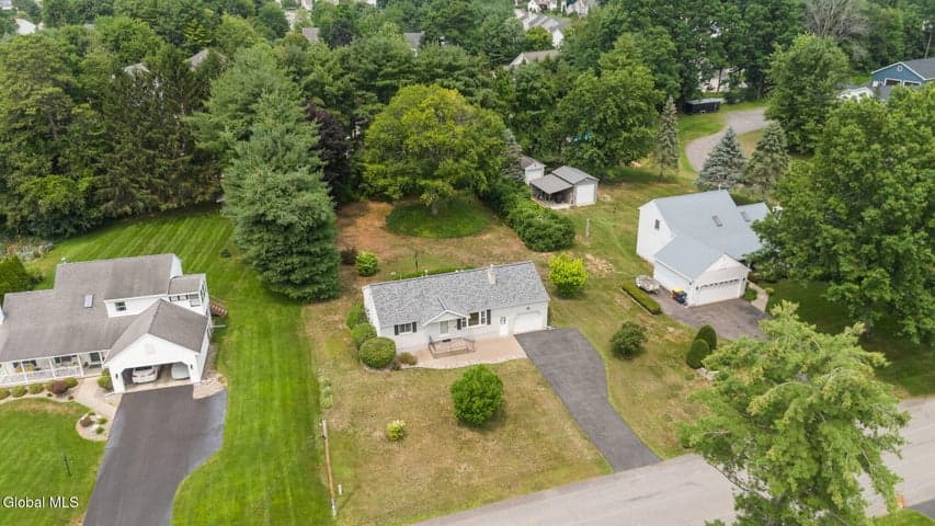 2019 Debutante Manor, Guilderland, NY, photo 3