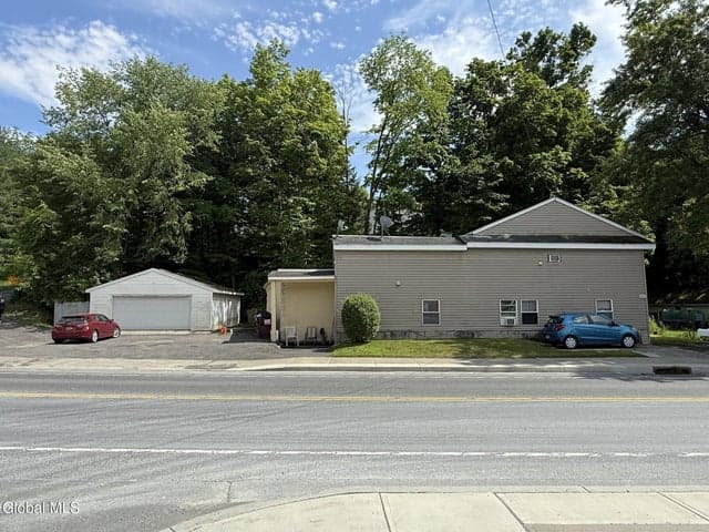 3619 New York 43, Sand Lake, NY
