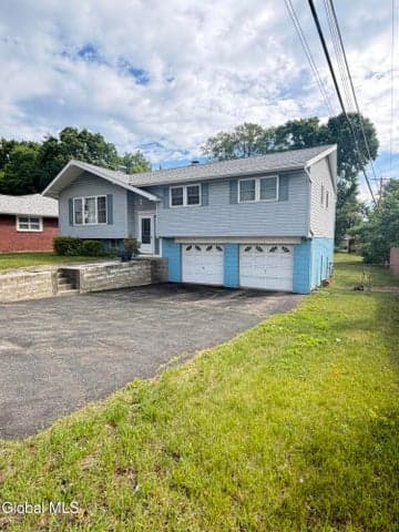 4 Nicholas Drive, Colonie, NY