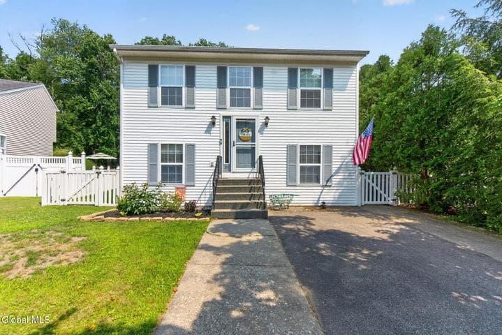 37 Wicken Square, Colonie, NY, photo 3