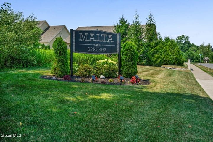 13 Weston Way, Malta, NY, photo 3