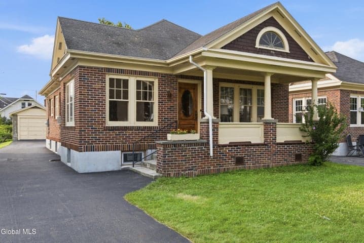 79 Edgecomb Street, Albany, NY