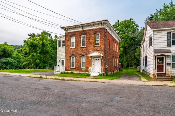 177 Florida Avenue, Amsterdam, NY, photo 2