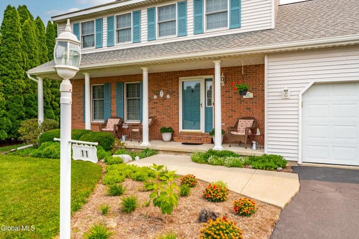11 Fiore Circle, Latham, NY, photo 3