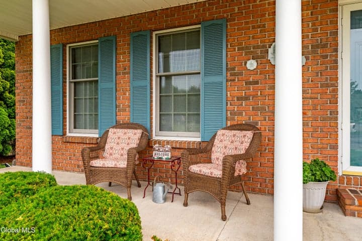 11 Fiore Circle, Latham, NY, photo 4