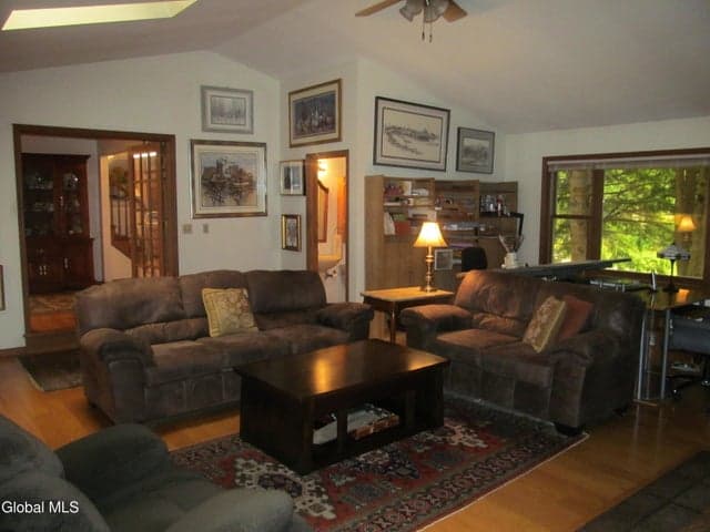 9 Pineridge Court, Greenfield, NY, photo 5