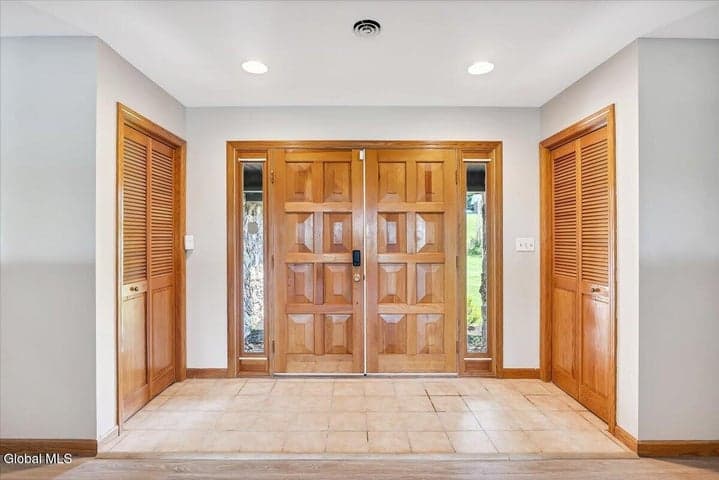 33 Oriel Lane, East Greenbush, NY, photo 3