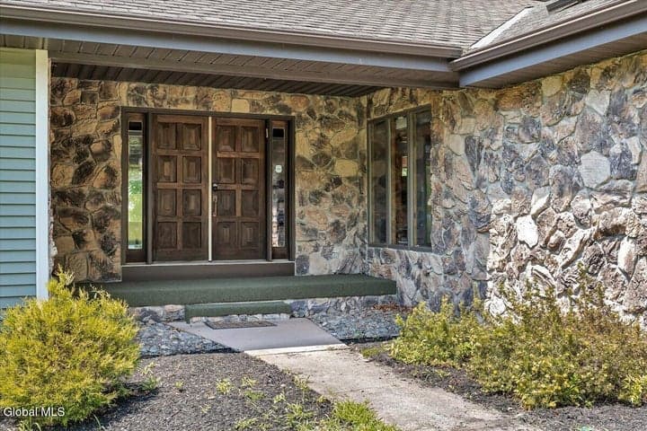 33 Oriel Lane, East Greenbush, NY, photo 2
