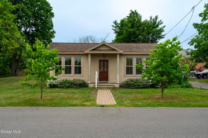 52 Mitchell Street, Saratoga Springs, NY, photo 1