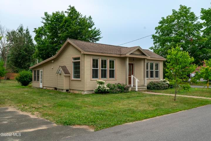 52 Mitchell Street, Saratoga Springs, NY, photo 2