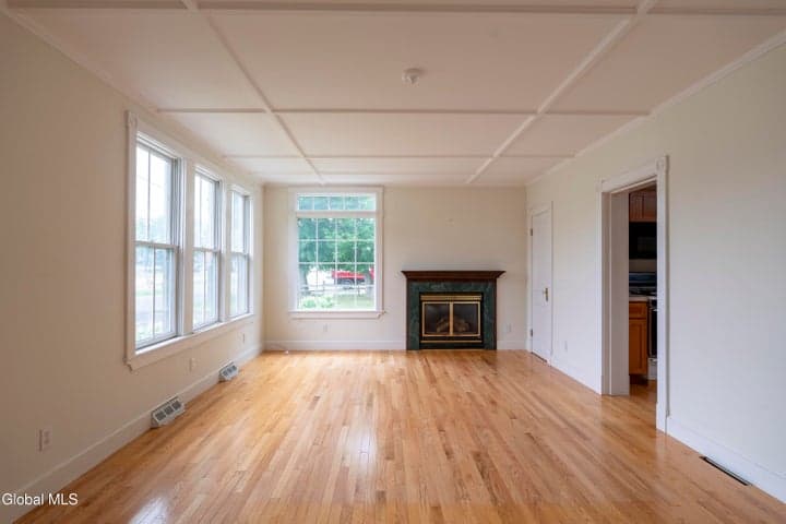 52 Mitchell Street, Saratoga Springs, NY, photo 5