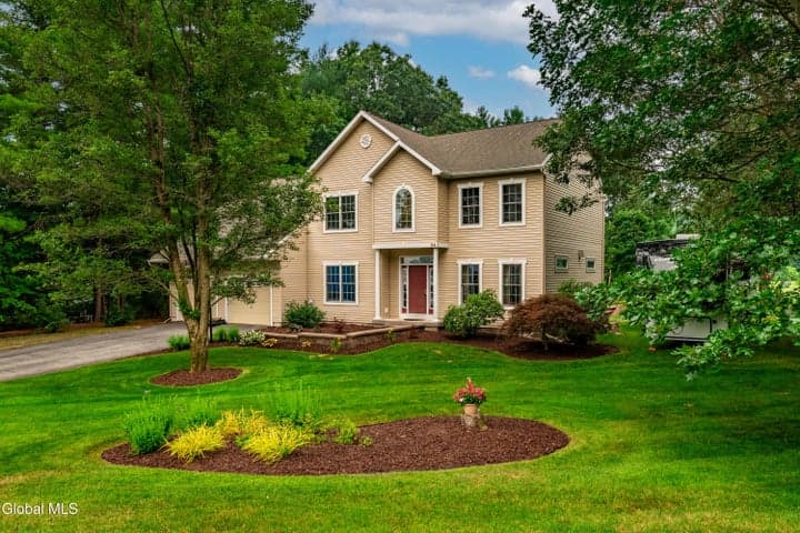 84 Sarah Jen Drive, Queensbury, NY, photo 1