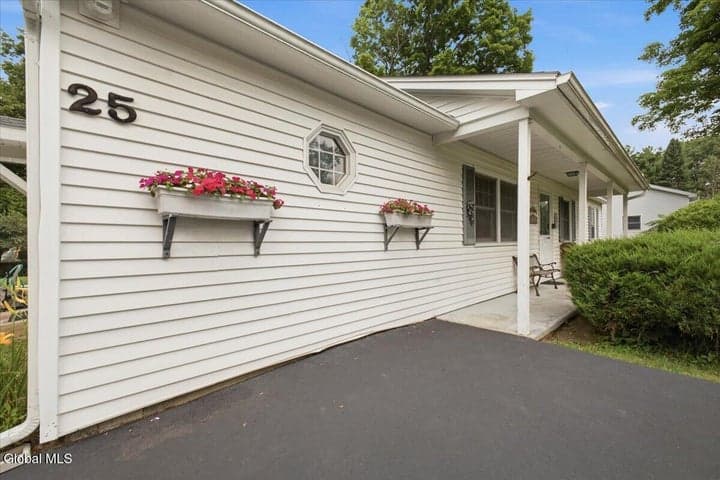 25 Thornberry Drive, Glens Falls, NY, photo 2