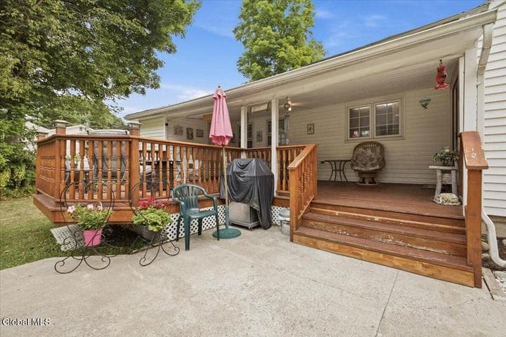 25 Thornberry Drive, Glens Falls, NY, photo 4