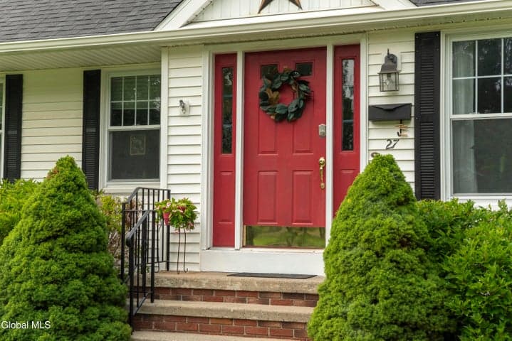27 Pershing Road, Queensbury, NY, photo 3