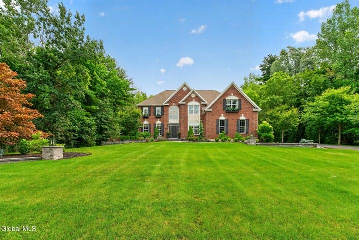 5 Caraway Court, Halfmoon, NY, photo 2