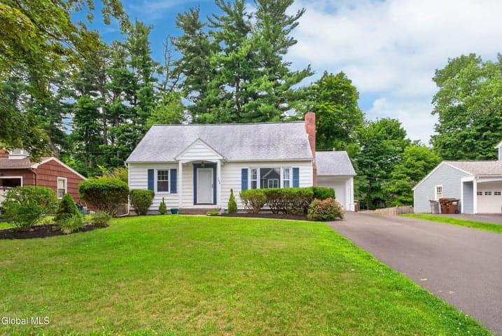 142 Fernbank Avenue, Delmar, NY