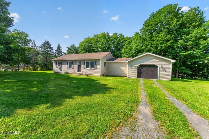 17-19 Teal Road, Averill Park, NY, photo 2