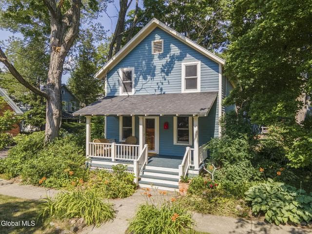 6 Pinewood Avenue, Saratoga Springs, NY