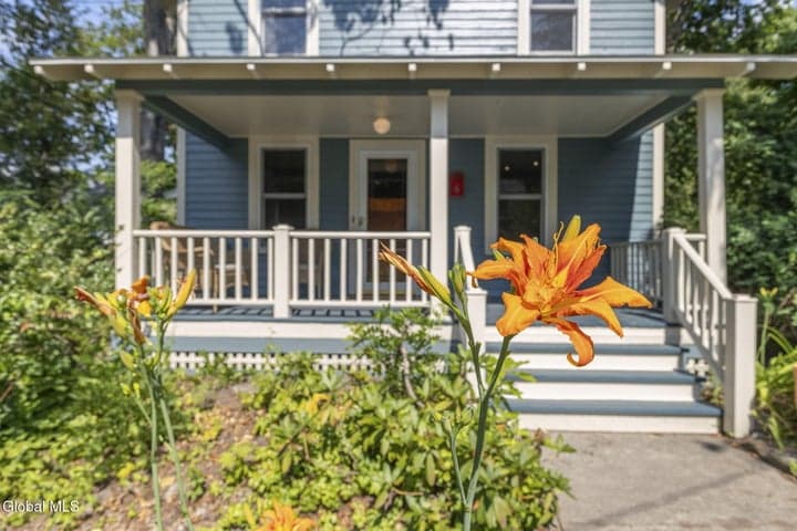 6 Pinewood Avenue, Saratoga Springs, NY, photo 4