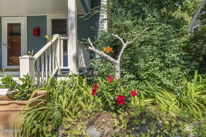 6 Pinewood Avenue, Saratoga Springs, NY, photo 5