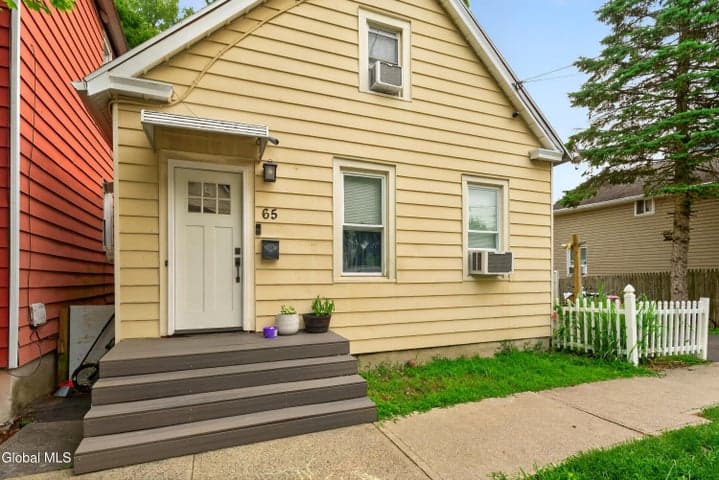 65 2nd Avenue, Rensselaer, NY, photo 3