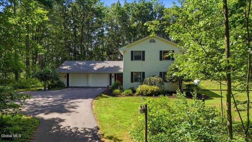 43 Grace Moore Road, Saratoga Springs, NY