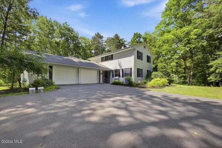 43 Grace Moore Road, Saratoga Springs, NY, photo 2