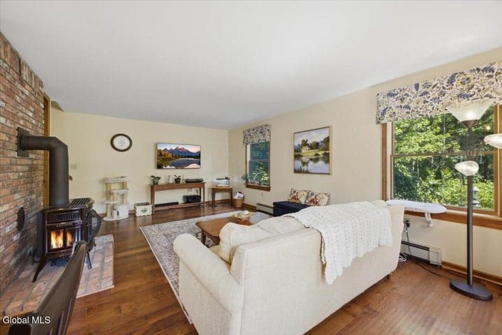 43 Grace Moore Road, Saratoga Springs, NY, photo 4
