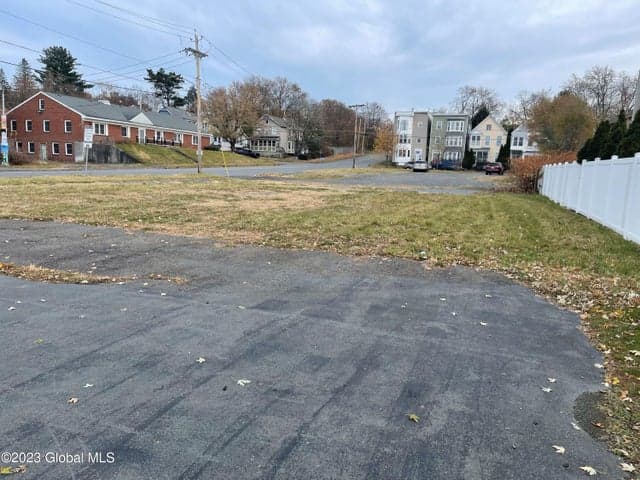 880 2nd Avenue, Troy, NY