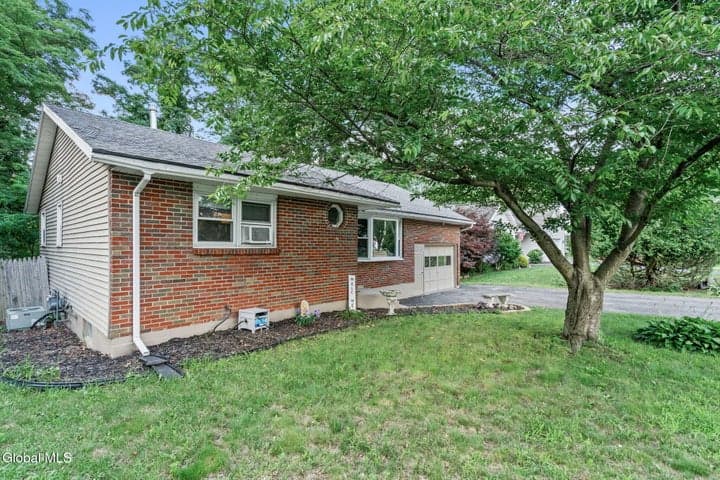 2749 Maida Lane, Rotterdam, NY, photo 2