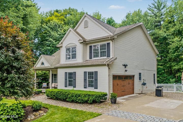 44 Willowbrook Terrace, Halfmoon, NY, photo 3