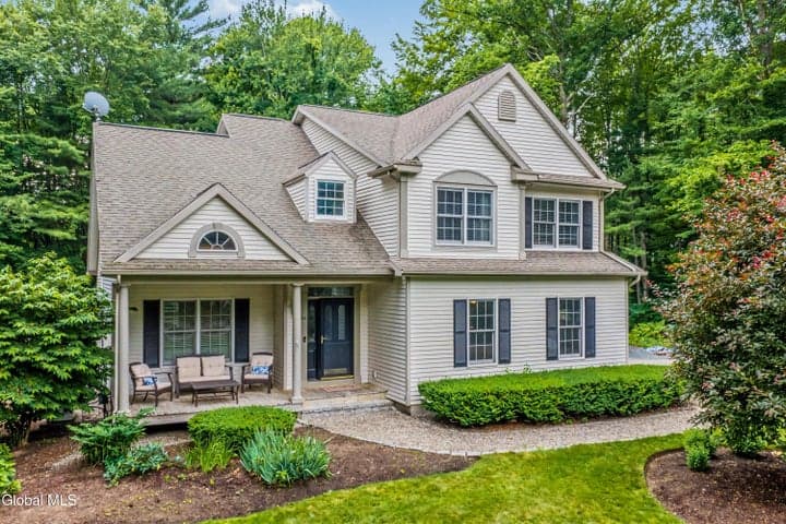 44 Willowbrook Terrace, Halfmoon, NY, photo 2