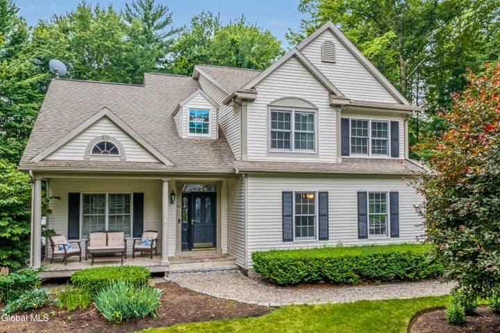 44 Willowbrook Terrace, Halfmoon, NY, photo 1