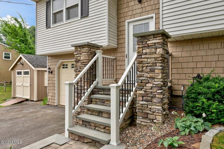 7 Glenwood Drive, Saratoga Springs, NY, photo 5