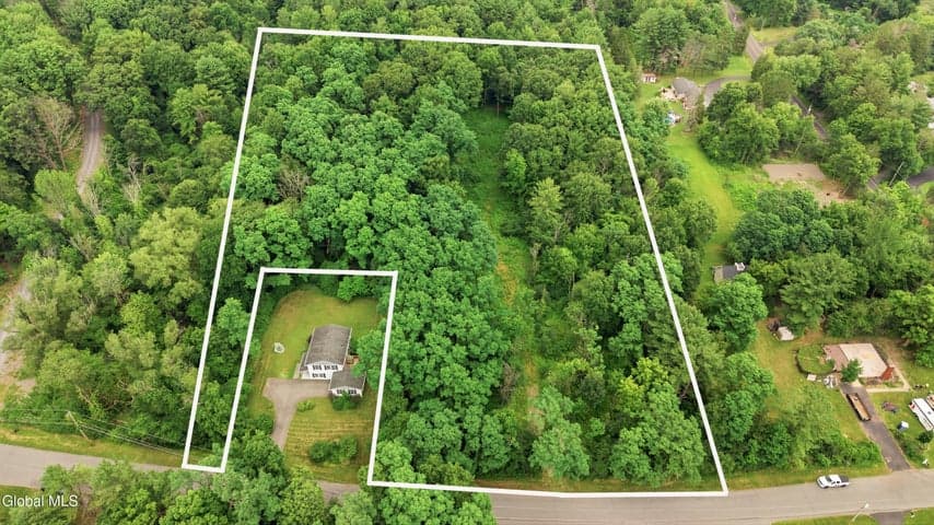 L31 Lolik Lane, Schenectady, NY