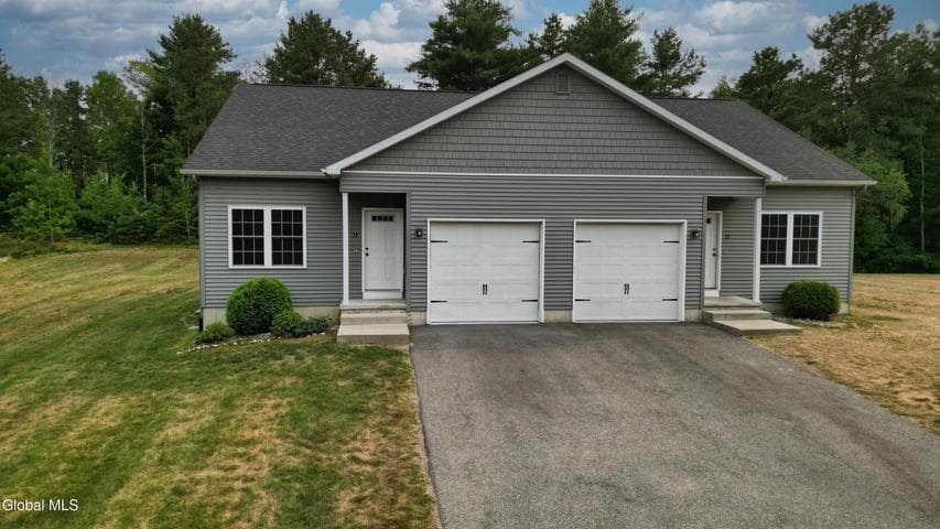 33 Smoke Ridge Road, Queensbury, NY, photo 3