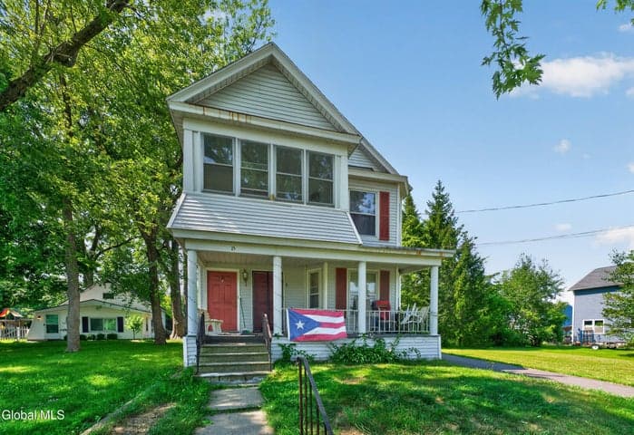 15 S Lansing Road, Colonie, NY