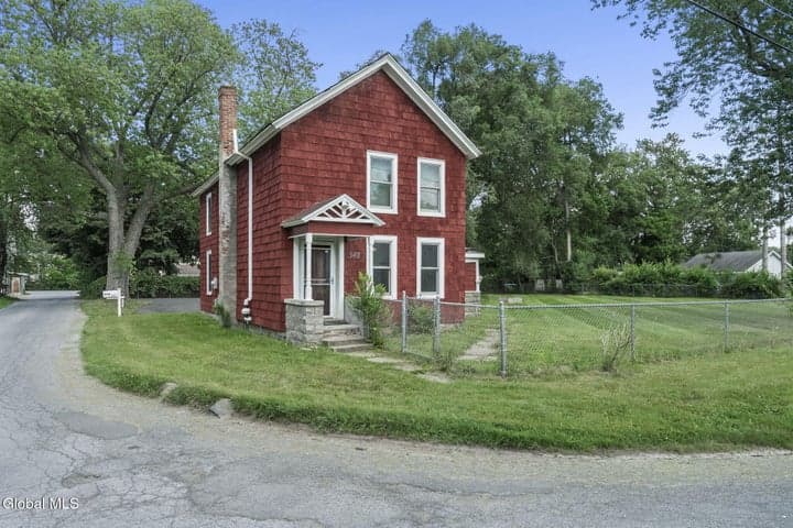 348 Gardinier Street, Schenectady, NY