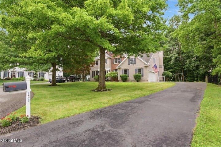 628 Vanderlyn Lane, Slingerlands, NY, photo 3