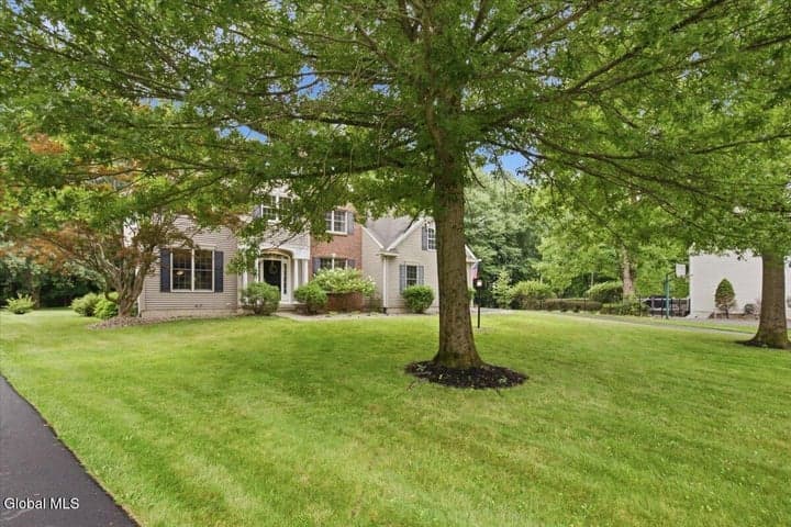 628 Vanderlyn Lane, Slingerlands, NY, photo 4