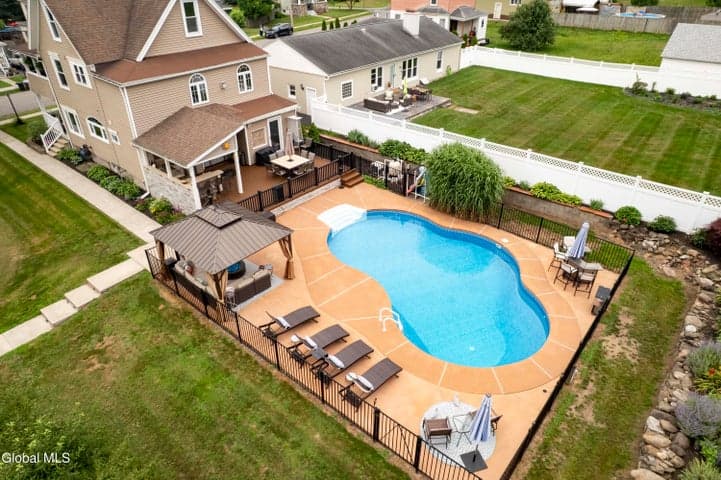 35 Halcyon Street, Scotia, NY, photo 3