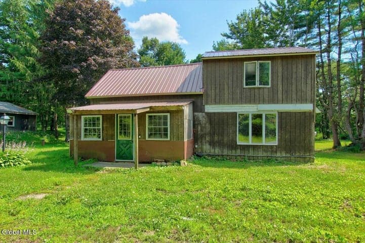 1106 Whiteside Road, Galway, NY
