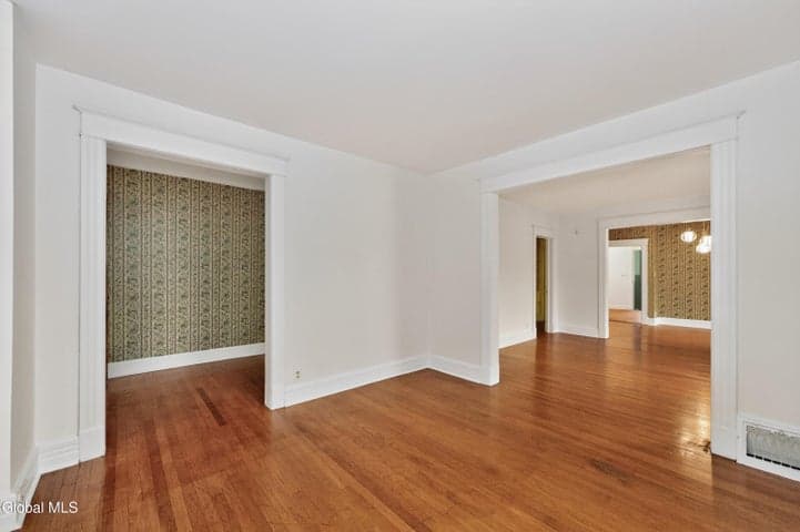 386 Division Street, Amsterdam, NY, photo 5