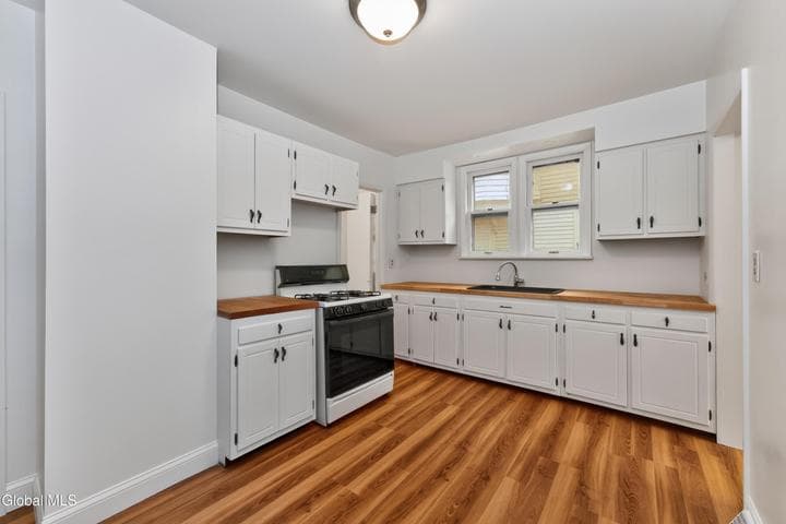 386 Division Street, Amsterdam, NY, photo 4