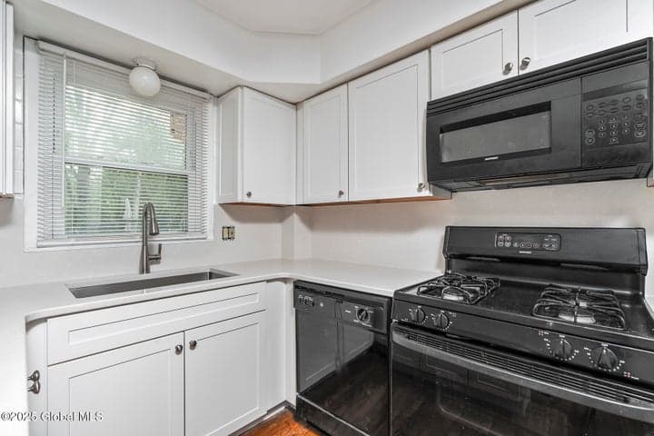 98 Mount Hope Drive, Albany, NY, photo 5