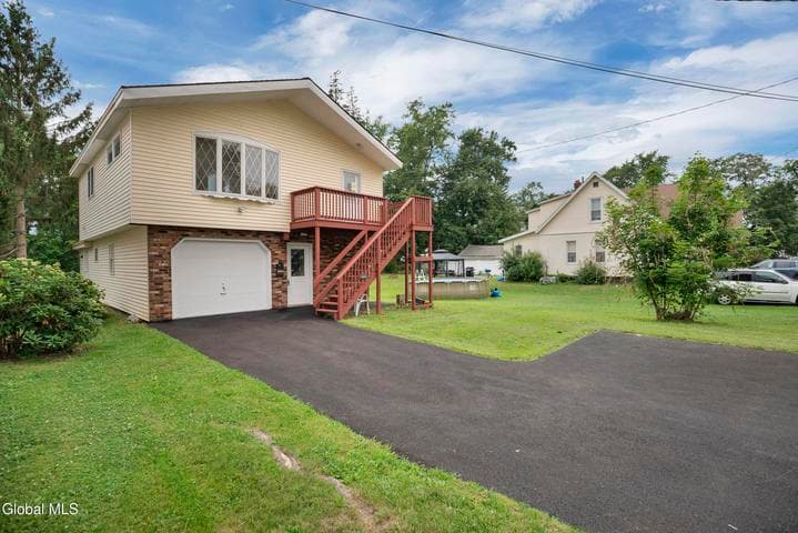 1368 Belmont Avenue, Schenectady, NY