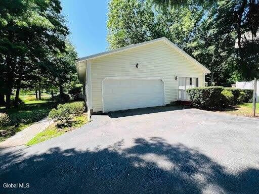 7 Woods Way, Clifton Park, NY, photo 4