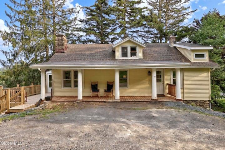 12 Simon Road, Grafton, NY
