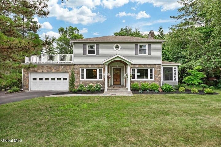 28 Loudon Parkway, Loudonville, NY